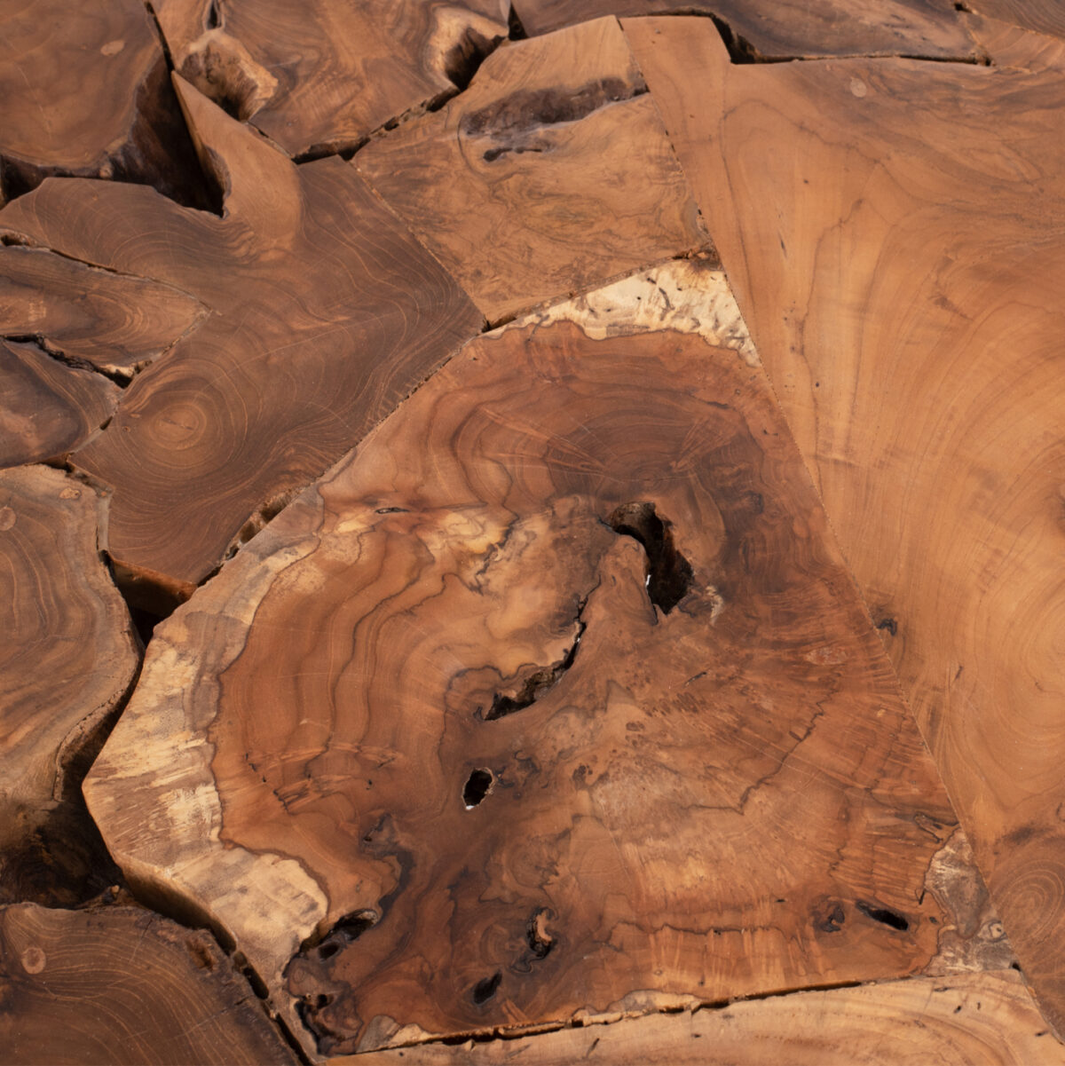 ΤΡΑΠΕΖΙ ΣΑΛΟΝΙΟΥ PIEN LH10.9354 ΑΠΟ ΜΑΣΙΦ ΞΥΛΟ ΤEAK ΦΥΣΙΚΟ 80X80X48Yεκ. - Image 5