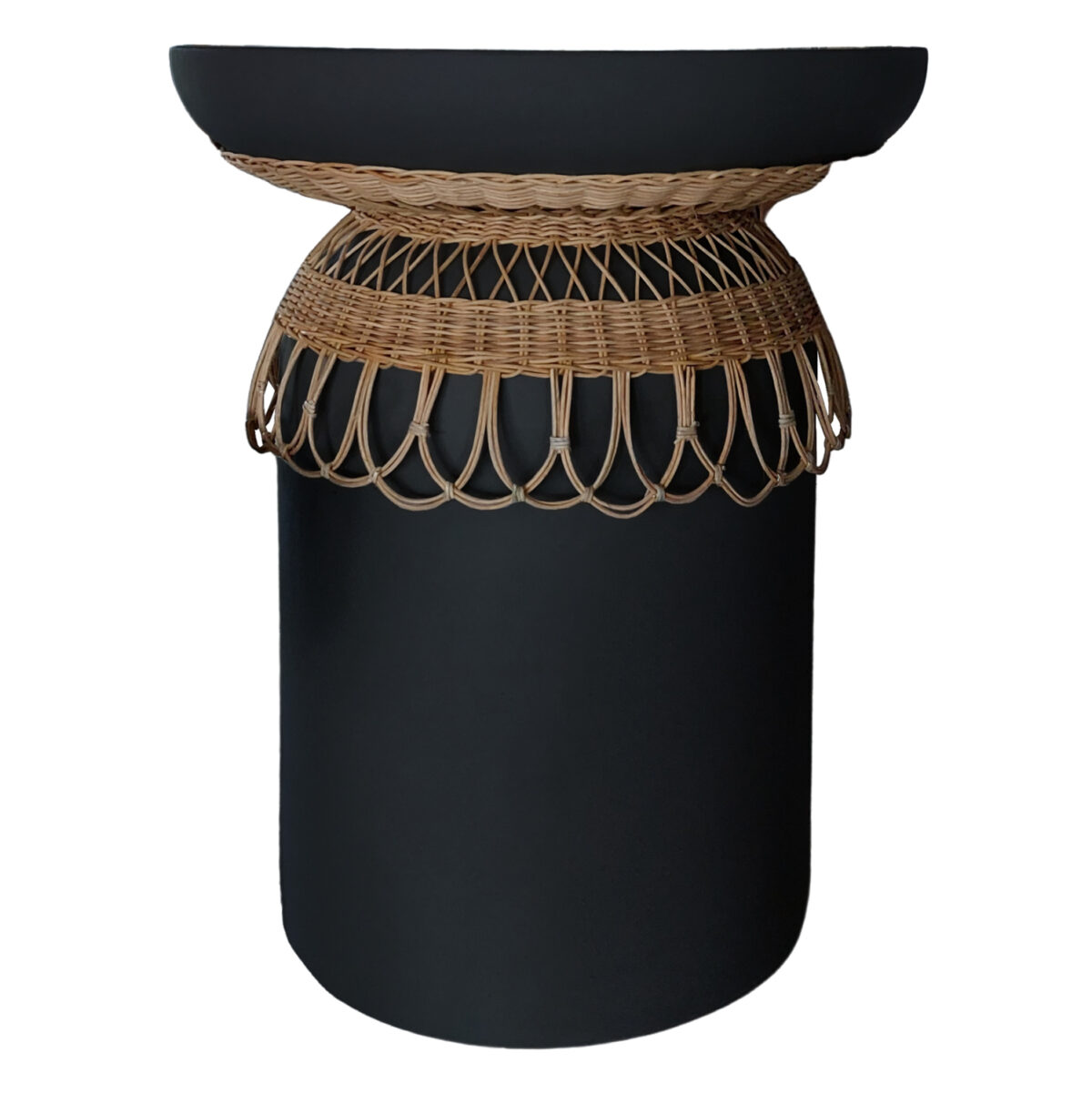 ΒΟΗΘΗΤΙΚΟ ΤΡΑΠΕΖΙ PRILEP LH10.18159.01 FIBER CEMENT ΜΑΥΡΟ & RATTAN--Φ60x76,5Υεκ - Image 1